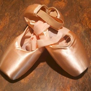 Pointe shoes